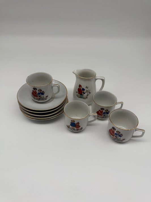 Antikes Puppengeschirr