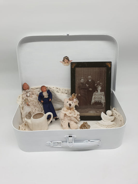 Shabby Chic Deko Koffer mit Vintage Deko | Weißer Dekokoffer