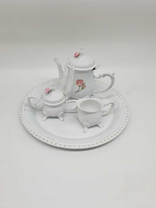 Shabby Chic Deko Set Kaffee aus Metall – Vintage Kaffeekannen Set mit Tablett & Rosendekor